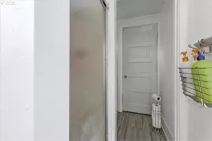 215 NE Going St, Portland, OR 97211 - Photo 24