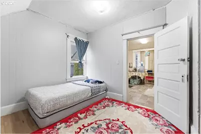 215 NE Going St, Portland, OR 97211 - Photo 10