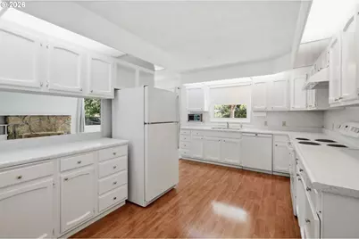 1030 1st Pl, Springfield, OR 97477 - Photo 14
