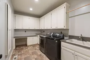 15451 Village Dr, Lake Oswego, OR 97034 - Photo 20