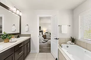 863 NE 4th Ave, Hillsboro, OR 97124 - Photo 24