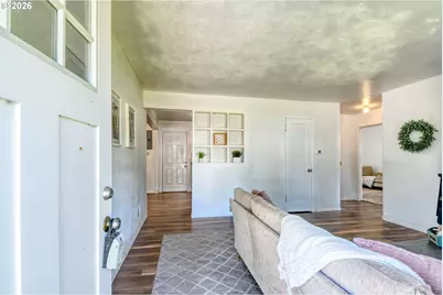 1023 SW 30th St, Pendleton, OR 97801 - Photo 4