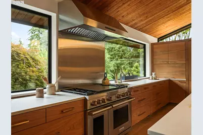 942 S Palatine Hill Rd, Portland, OR 97219 - Photo 18