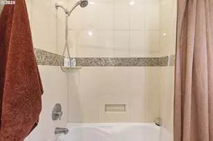 5115 S Corbett Ave, Portland, OR 97239 - Photo 24