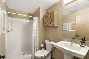 5115 S Corbett Ave, Portland, OR 97239 - Photo 30