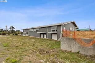 1025 NW Grove St, Newport, OR 97365 - Photo 6