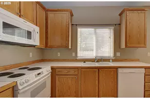 3058 SE Merriweather Dr, Hillsboro, OR 97123 - Photo 12