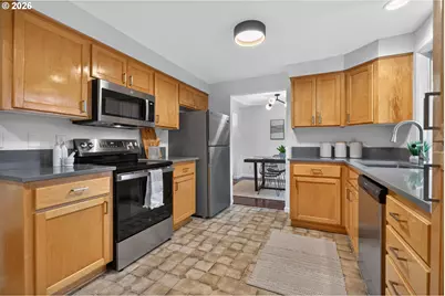 5690 SW 203rd Ave, Beaverton, OR 97078 - Photo 10