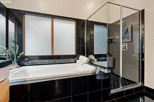 2419 NW Thurman St, Portland, OR 97210 - Photo 30