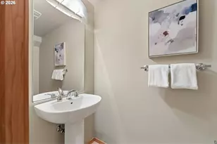 2419 NW Thurman St, Portland, OR 97210 - Photo 20