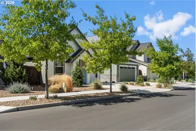 4124 SW Coyote Ave, Redmond, OR 97756 - Photo 2