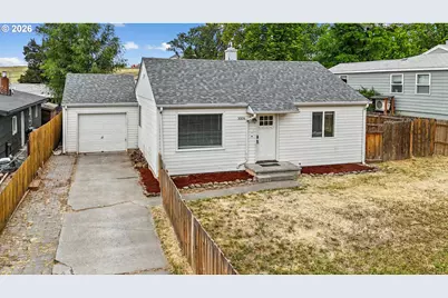 3009 SW Isaac Ave, Pendleton, OR 97801 - Photo 1