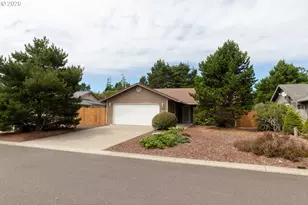 49 Park Village Dr, Florence, OR 97439 - Photo 2