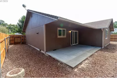 49 Park Village Dr, Florence, OR 97439 - Photo 6