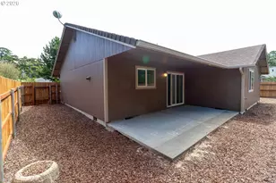 49 Park Village Dr, Florence, OR 97439 - Photo 6