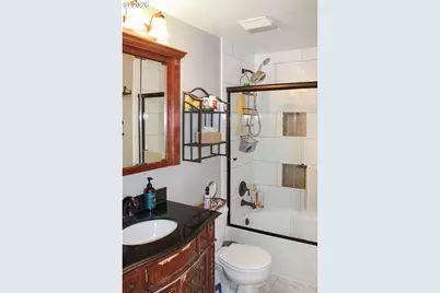 2217 Hawkins Ln, Eugene, OR 97405 - Photo 16