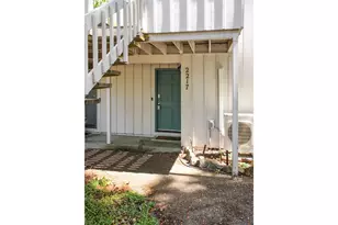 2217 Hawkins Ln, Eugene, OR 97405 - Photo 2