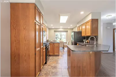 809 Sieverkropp Dr, Hood River, OR 97031 - Photo 12