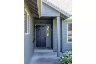809 Sieverkropp Dr, Hood River, OR 97031 - Photo 4