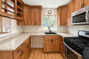 2145 SE 141st Ave, Portland, OR 97233 - Photo 8
