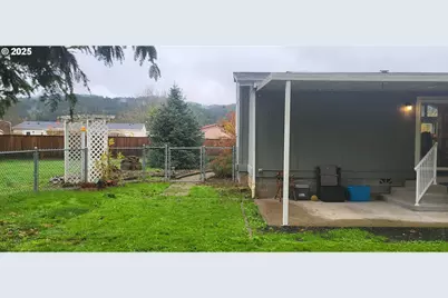 1316 Sunny Ct, Sutherlin, OR 97479 - Photo 12