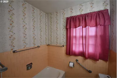 1300 View Ct, The Dalles, OR 97058 - Photo 20