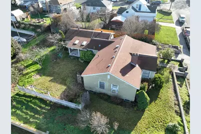 1300 View Ct, The Dalles, OR 97058 - Photo 2