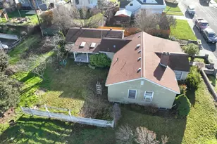 1300 View Ct, The Dalles, OR 97058 - Photo 4