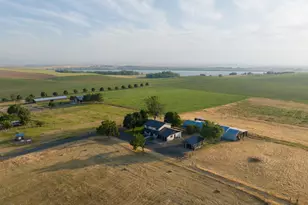 71176 Tutuilla Creek Rd, Pendleton, OR 97801 - Photo 2