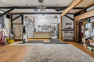 10786 Hwy 126, Mapleton, OR 97453 - Photo 22