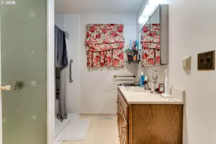 340 W M St, Springfield, OR 97477 - Photo 16