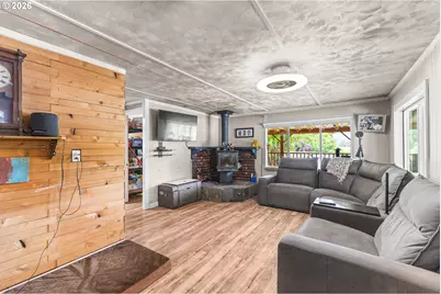 95240 Brewster Ln, Myrtle Point, OR 97458 - Photo 8