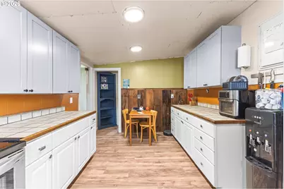 95240 Brewster Ln, Myrtle Point, OR 97458 - Photo 12