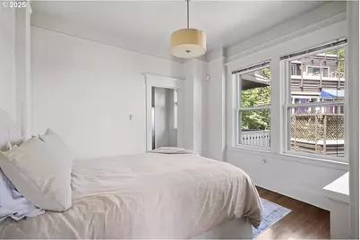 839 SW Green Ave, Portland, OR 97205 - Photo 12