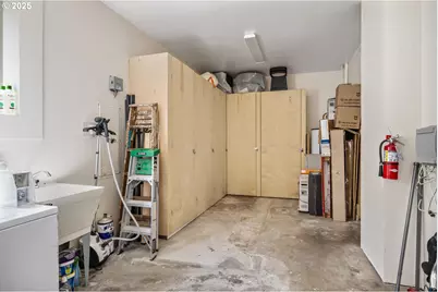 839 SW Green Ave, Portland, OR 97205 - Photo 20