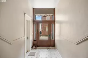 839 SW Green Ave, Portland, OR 97205 - Photo 4