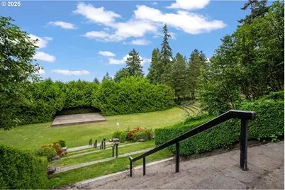 839 SW Green Ave, Portland, OR 97205 - Photo 28