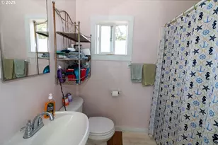 1667 30th St, Florence, OR 97439 - Photo 16