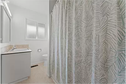 721 SE 135th Ave, Portland, OR 97233 - Photo 26