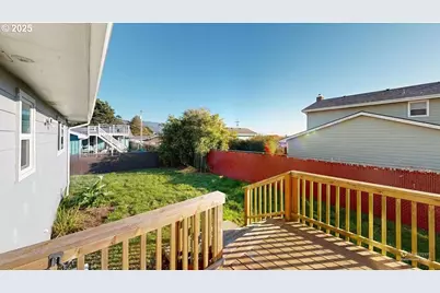 425 Memory Ln, Brookings, OR 97415 - Photo 22