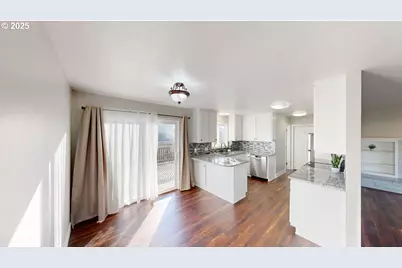 425 Memory Ln, Brookings, OR 97415 - Photo 6