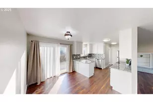 425 Memory Ln, Brookings, OR 97415 - Photo 6