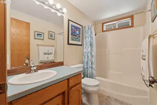 1528 SW Harbor Dr, McMinnville, OR 97128 - Photo 18