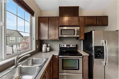 635 NW Lost Springs Ter #401, Portland, OR 97229 - Photo 12