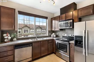 635 NW Lost Springs Terrace, Portland, OR 97229 - Photo 10