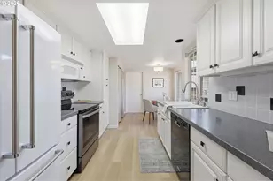 15765 SW Greens Way, Portland, OR 97224 - Photo 12