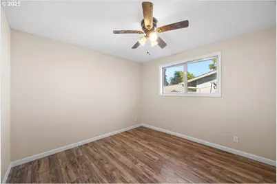 1564 NW Spray Ct, Roseburg, OR 97471 - Photo 16