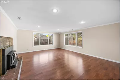 1564 NW Spray Ct, Roseburg, OR 97471 - Photo 10