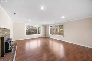 1564 NW Spray Ct, Roseburg, OR 97471 - Photo 10