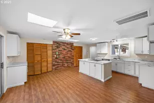 1564 NW Spray Ct, Roseburg, OR 97471 - Photo 6